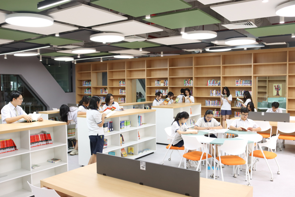 Chăm chút thư viện học đường để nuôi dưỡng văn hóa đọc